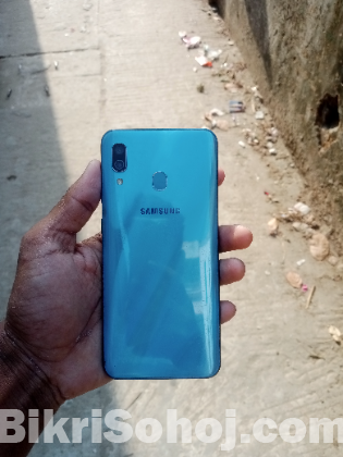 Samsung A30 (4/64)
